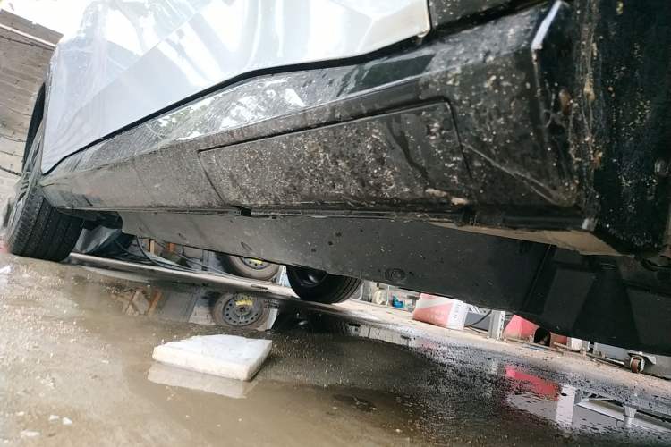 Used Honda e:NP2 2024 Advanced Edition Right Side Sill