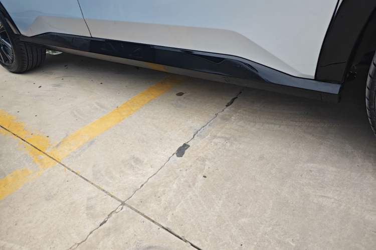 Used Honda e:NP2 2024 Advanced Edition Right Side Sill