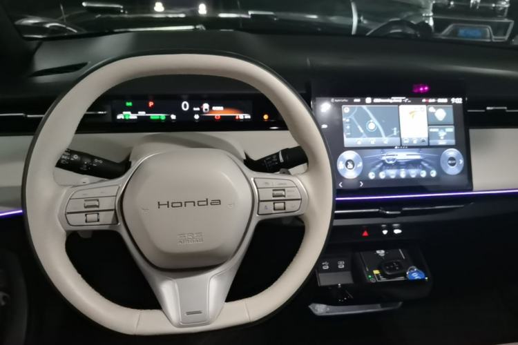 Used Honda e:NP2 2024 Advanced Edition Center Console