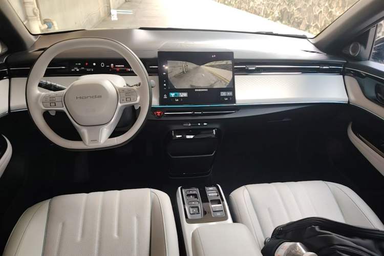 Used Honda e:NP2 2024 Advanced Edition Center Console