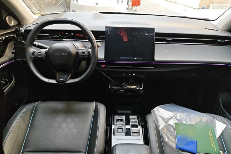 Used Honda e:NP2 2024 Advanced Edition Center Console