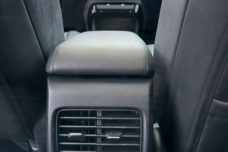 Used Honda e:NP2 2024 Advanced Edition Interior 12