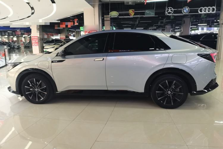 Used Honda e:NP2 2024 Advanced Edition Left Side