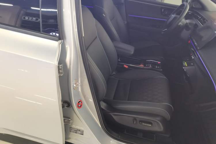 Used Honda e:NP2 2024 Advanced Edition Right Front Seat
