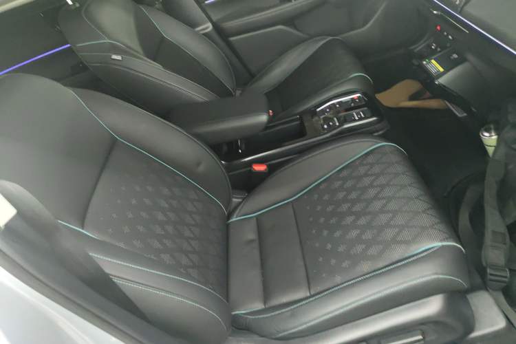 Used Honda e:NP2 2024 Advanced Edition Right Front Seat