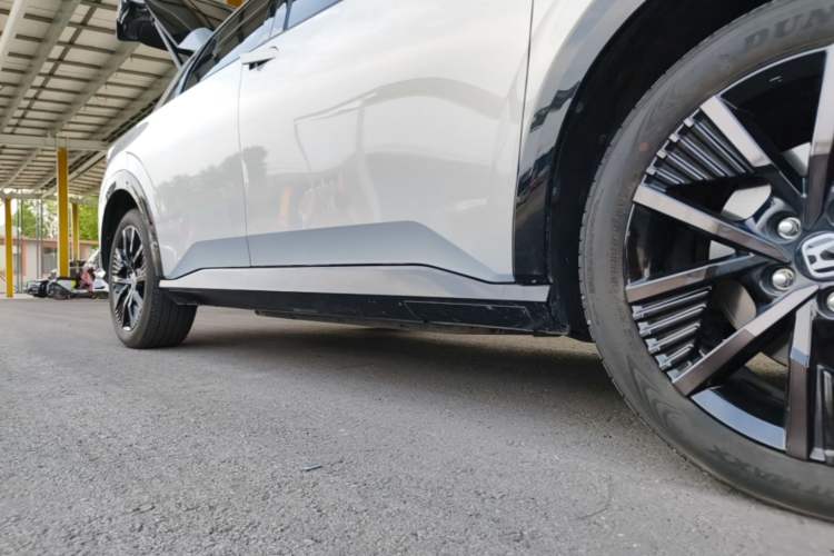 Used Honda e:NP2 2024 Advanced Edition Right Side Sill