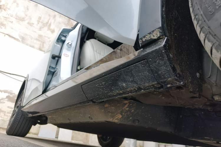 Used Honda e:NP2 2024 Advanced Edition Right Side Sill