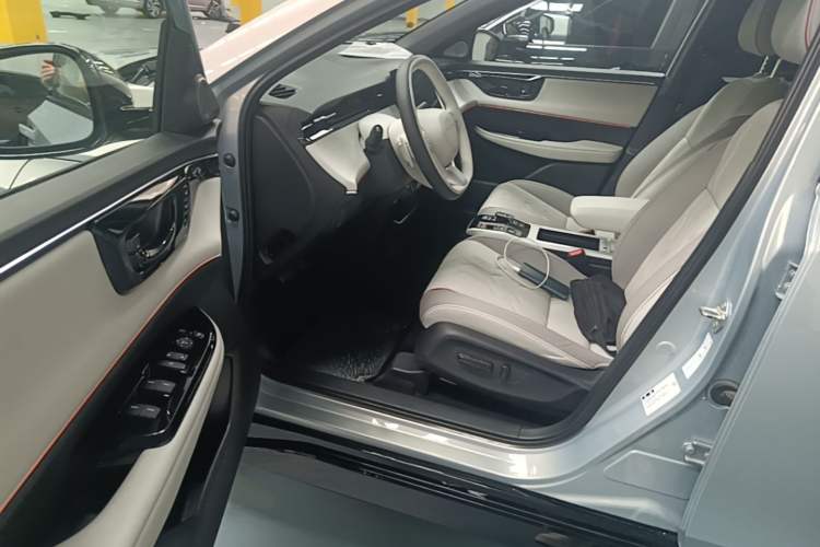 Used Honda e:NS2 2024 Light-Chasing Version Left Front Seat