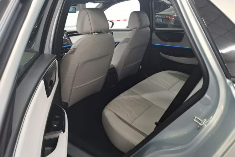 Used Honda e:NS2 2024 Light-Chasing Version Left Rear Seat