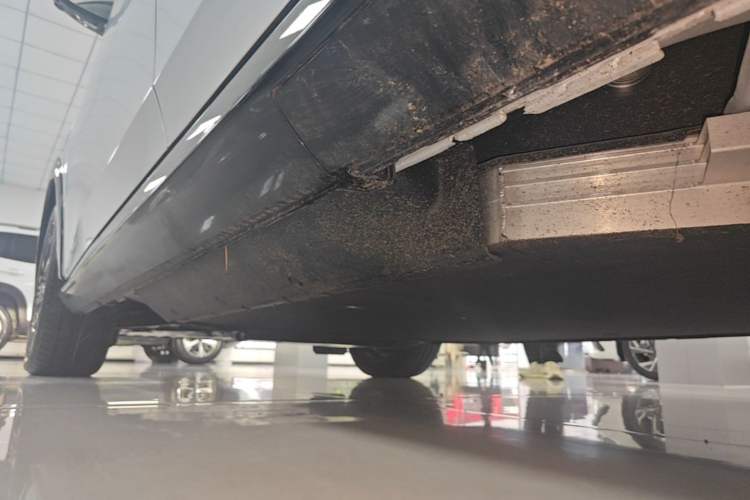 Used Honda e:NS2 2024 Ignite Edition Left Side Sill