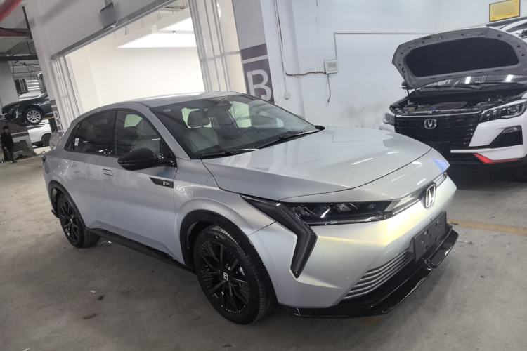 Used Honda e:NS2 2024 Light-Chasing Version Exterior 2