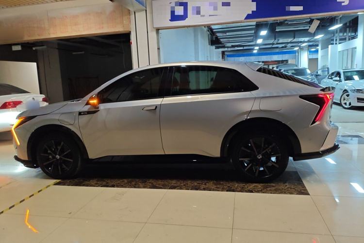 Used Honda e:NS2 2024 Light-Chasing Version Exterior 3