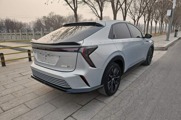 Used Honda e:NS2 2024 Light-Chasing Version Exterior 4