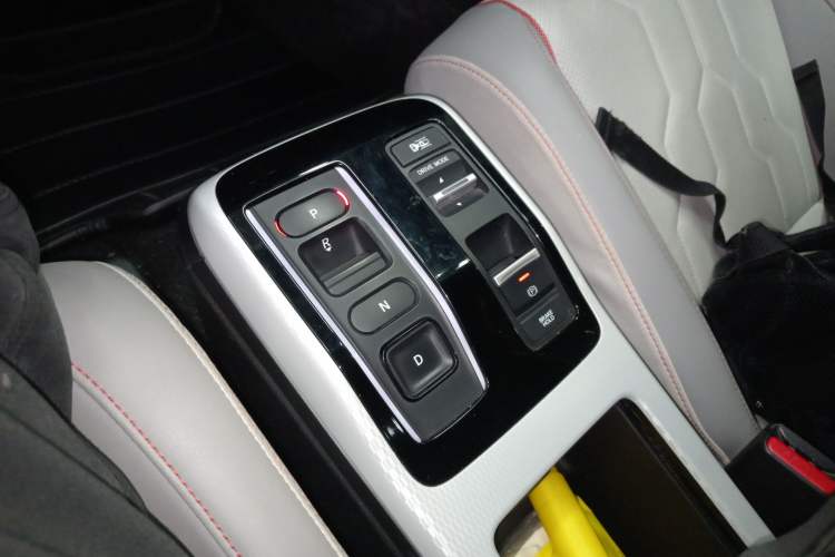 Used Honda e:NS2 2024 Light-Chasing Version Gear Lever