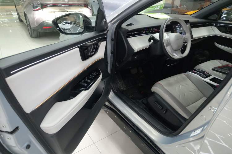Used Honda e:NS2 2024 Light-Chasing Version Interior 3