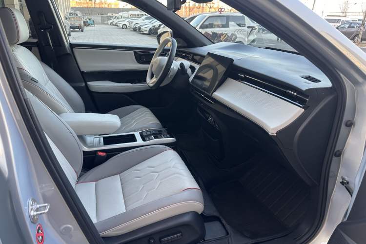 Used Honda e:NS2 2024 Light-Chasing Version Interior 4