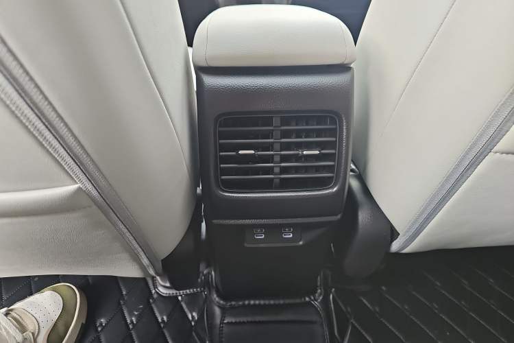 Used Honda e:NS2 2024 Light-Chasing Version Interior 4