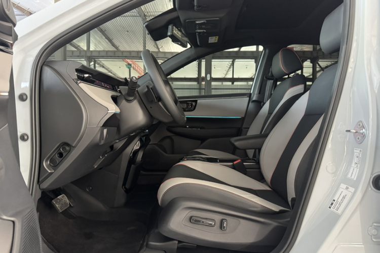 Used Honda e:NS2 2024 Glitter Edition Interior 5