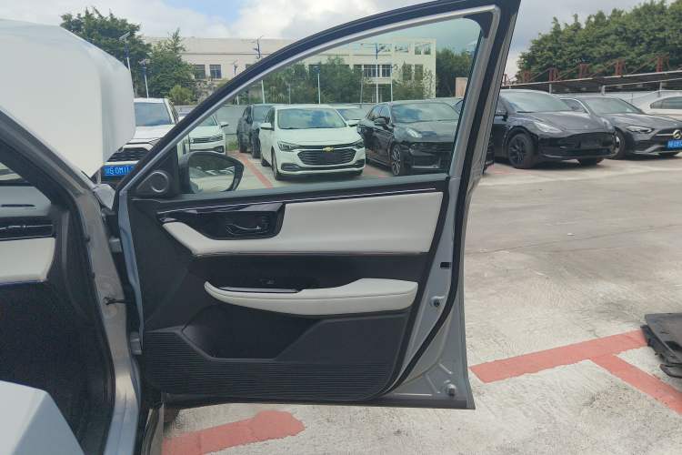 Used Honda e:NS2 2024 Light-Chasing Version Interior 5