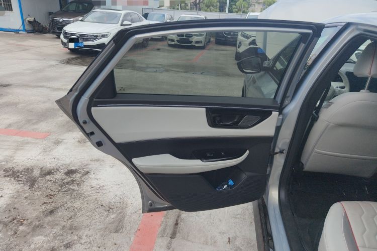 Used Honda e:NS2 2024 Light-Chasing Version Interior 8