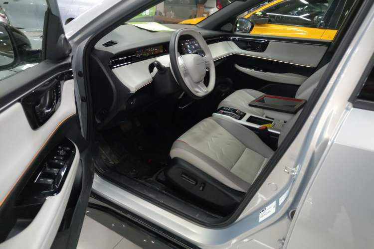 Used Honda e:NS2 2024 Light-Chasing Version Left Front Seat