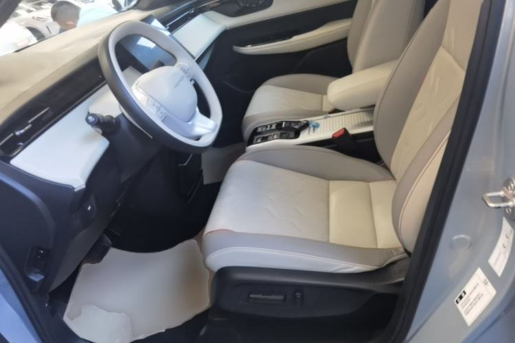 Used Honda e:NS2 2024 Light-Chasing Version Left Front Seat
