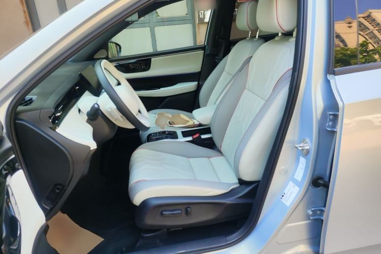 Used Honda e:NS2 2024 Light-Chasing Version Left Front Seat