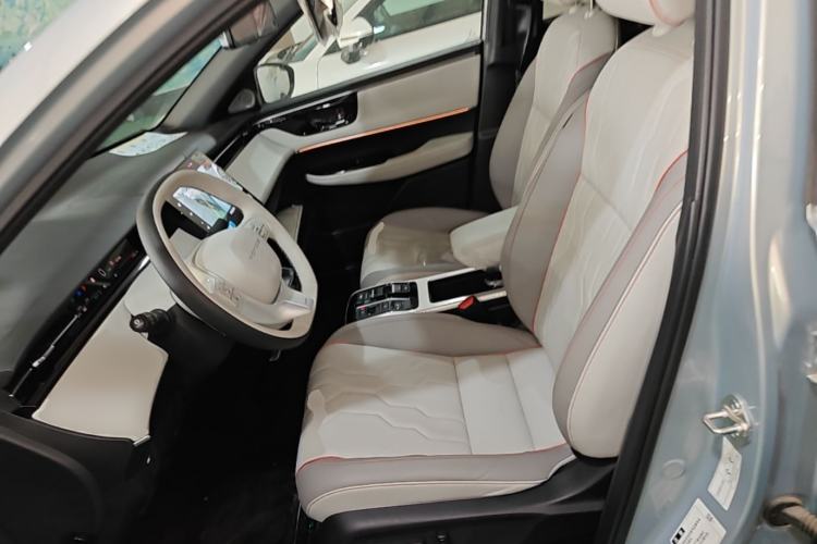 Used Honda e:NS2 2024 Light-Chasing Version Left Front Seat