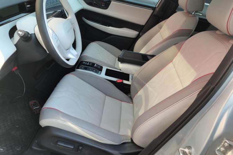 Used Honda e:NS2 2024 Light-Chasing Version Left Front Seat