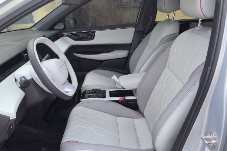Used Honda e:NS2 2024 Light-Chasing Version Left Front Seat