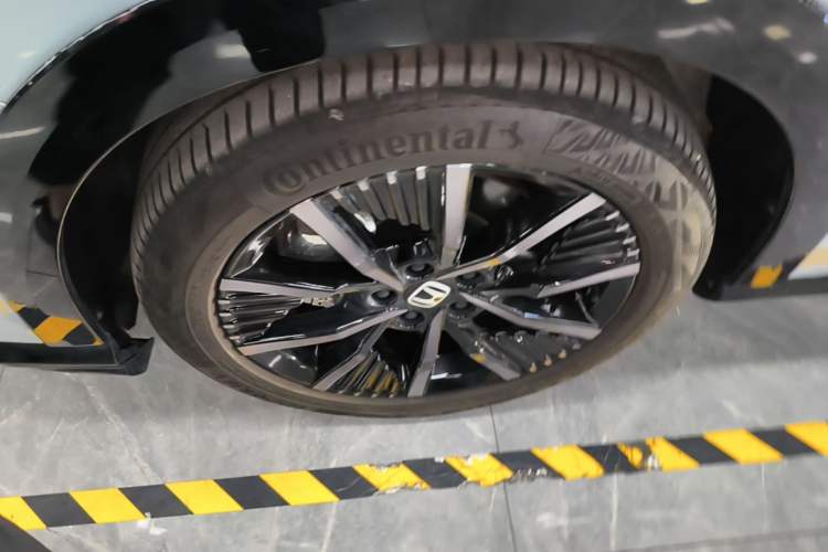 Used Honda e:NS2 2024 Light-Chasing Version Left Front Wheel Hub