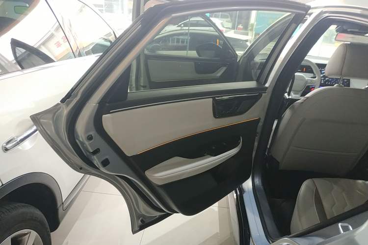 Used Honda e:NS2 2024 Light-Chasing Version Left Rear Door Interior