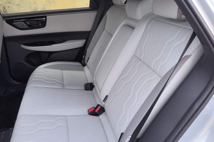 Used Honda e:NS2 2024 Light-Chasing Version Left Rear Seat