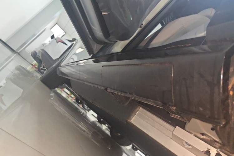 Used Honda e:NS2 2024 Light-Chasing Version Left Side Sill