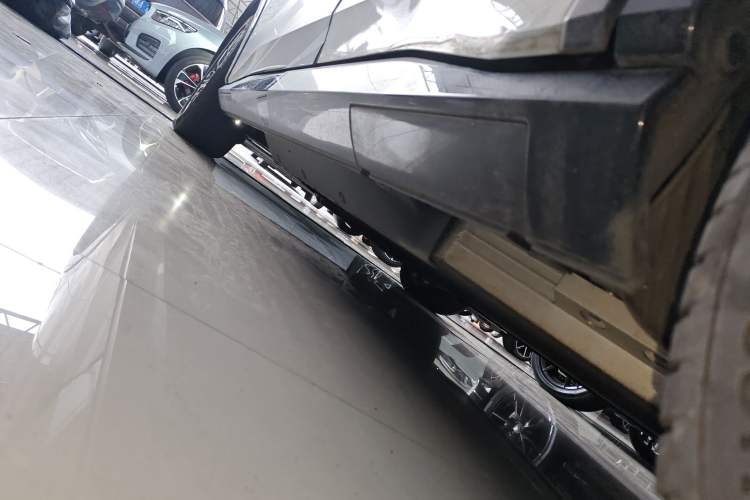 Used Honda e:NS2 2024 Light-Chasing Version Left Side Sill