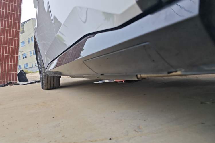 Used Honda e:NS2 2024 Light-Chasing Version Left Side Sill