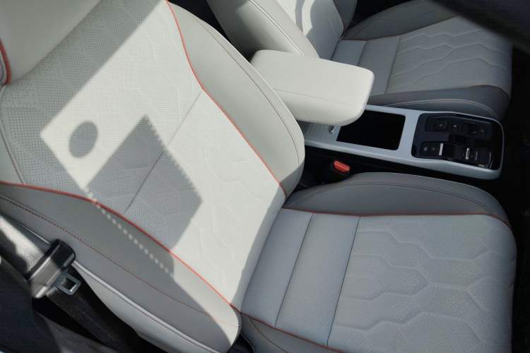Used Honda e:NS2 2024 Ignite Edition Right Front Seat