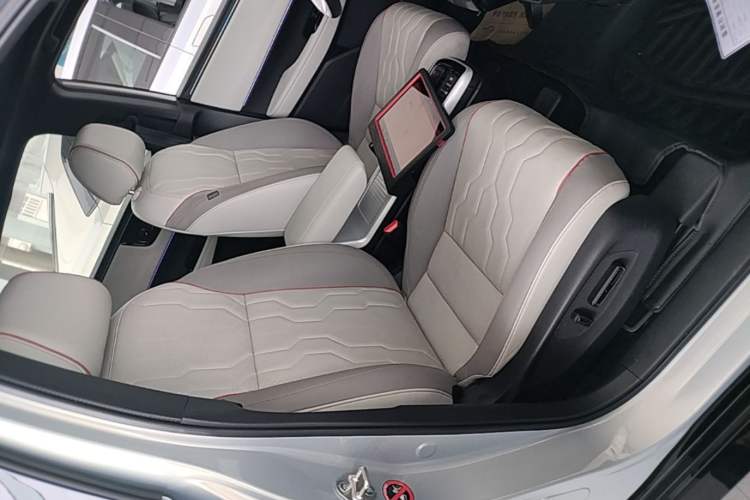 Used Honda e:NS2 2024 Light-Chasing Version Right Front Seat