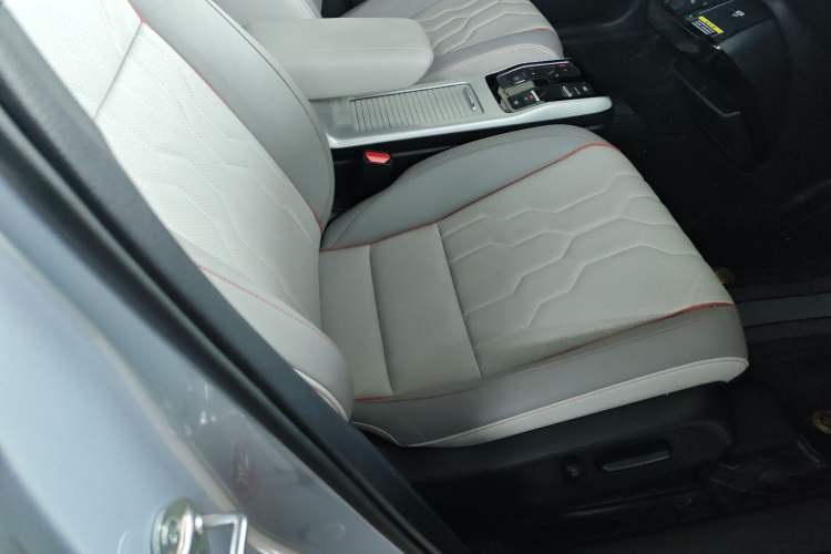 Used Honda e:NS2 2024 Light-Chasing Version Right Front Seat