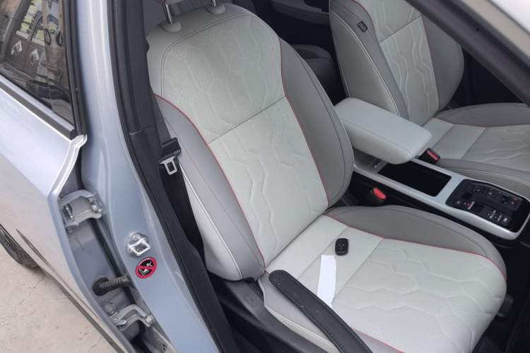 Used Honda e:NS2 2024 Light-Chasing Version Right Front Seat