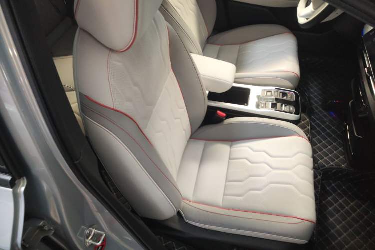 Used Honda e:NS2 2024 Light-Chasing Version Right Front Seat