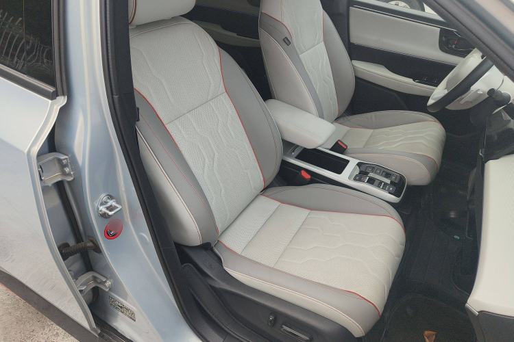 Used Honda e:NS2 2024 Light-Chasing Version Right Front Seat
