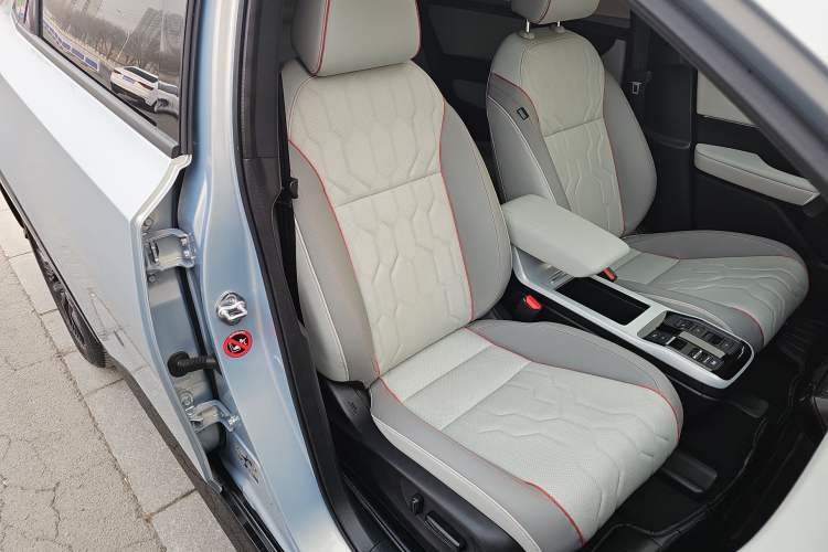Used Honda e:NS2 2024 Light-Chasing Version Right Front Seat