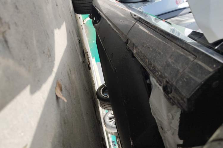 Used Honda e:NS2 2024 Ignite Edition Right Side Sill