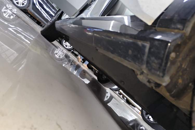 Used Honda e:NS2 2024 Light-Chasing Version Right Side Sill