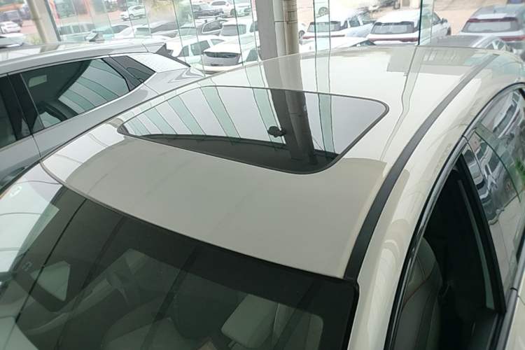 Used Honda e:NS2 2024 Light-Chasing Version Roof