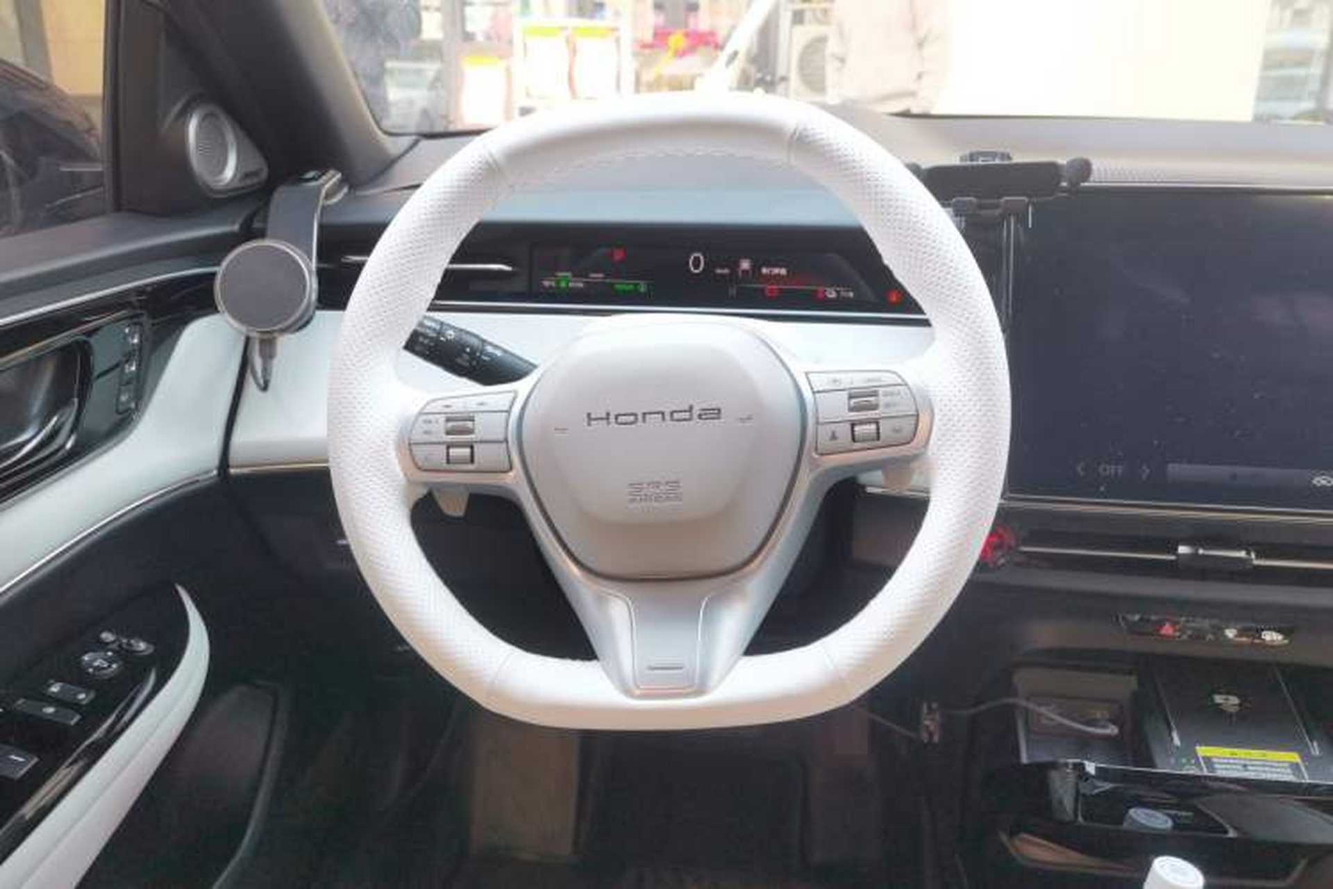 Used Honda e:NS2 2024 Light-Chasing Version Steering Wheel