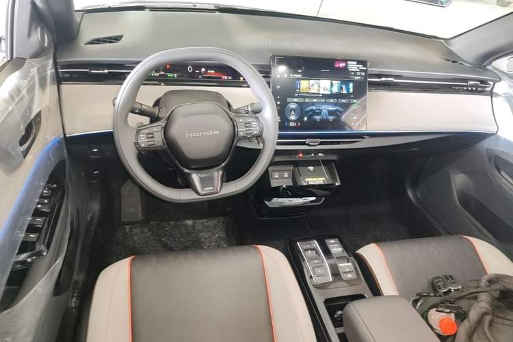 Used Honda e:NS2 2024 Glitter Edition Center Console