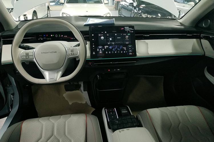 Used Honda e:NS2 2024 Ignite Edition Center Console