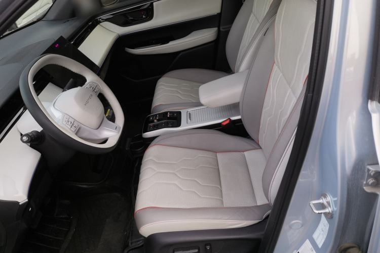 Used Honda e:NS2 2024 Light-Chasing Version Left Front Seat